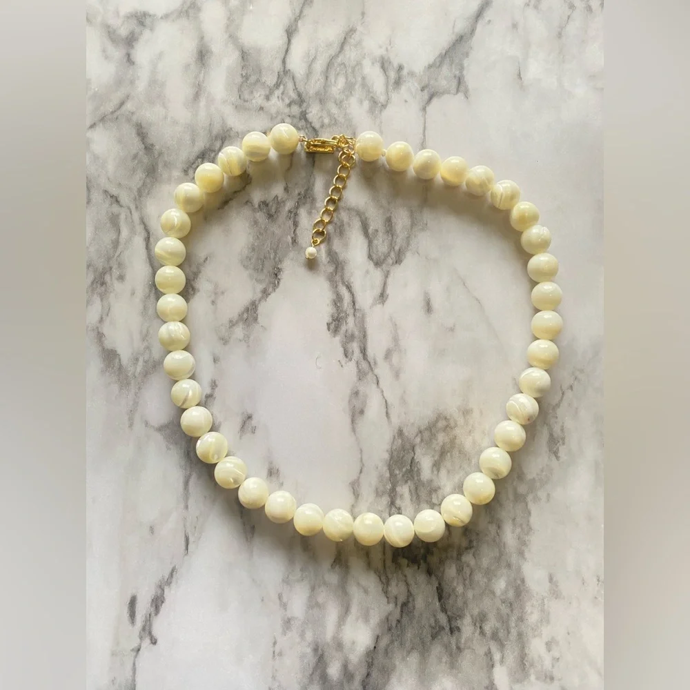 New COS Elegant White Beaded Pearl Necklace - Picture 3 of 6